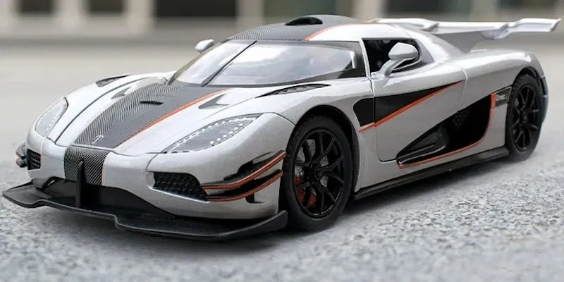 1:24 Koenigsegg 2014 One1