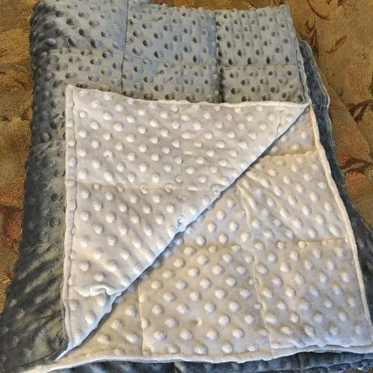 Castlerock Gray Dot Minky Weighted Blanket - Adult Size