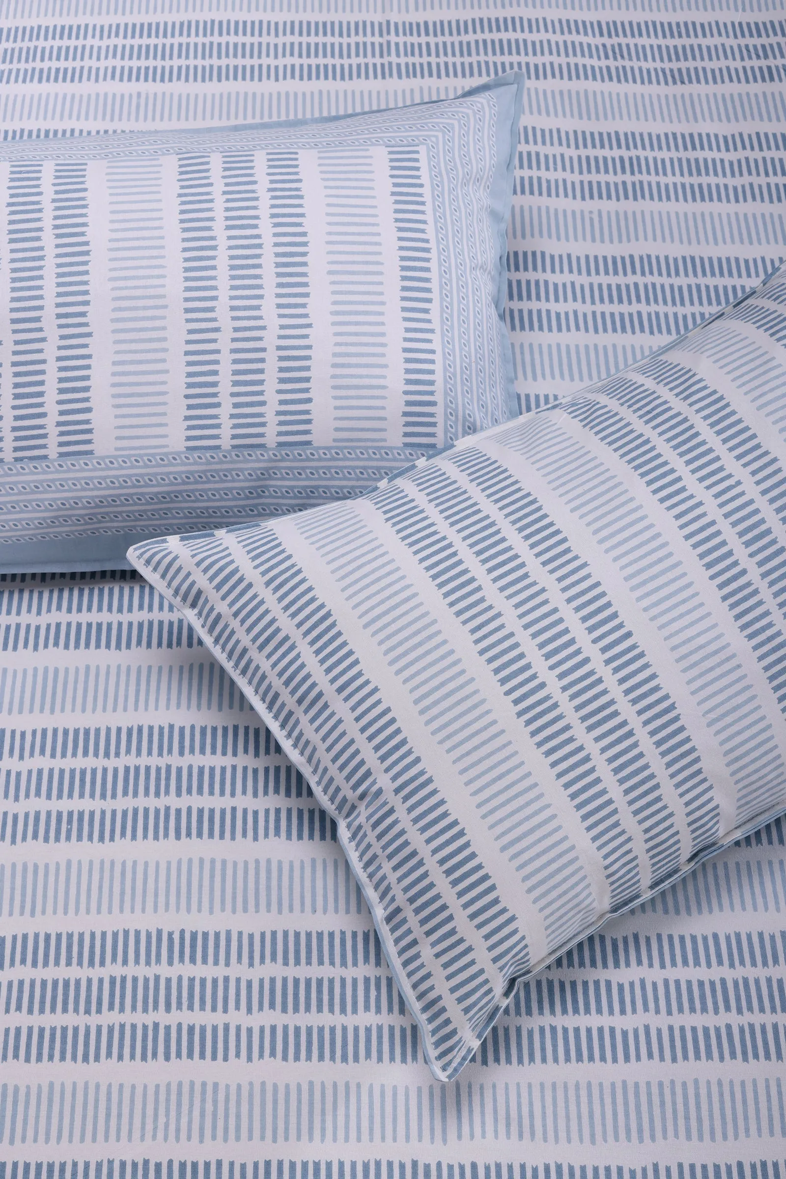 Gayatri Binary Blue Cotton Bedsheet