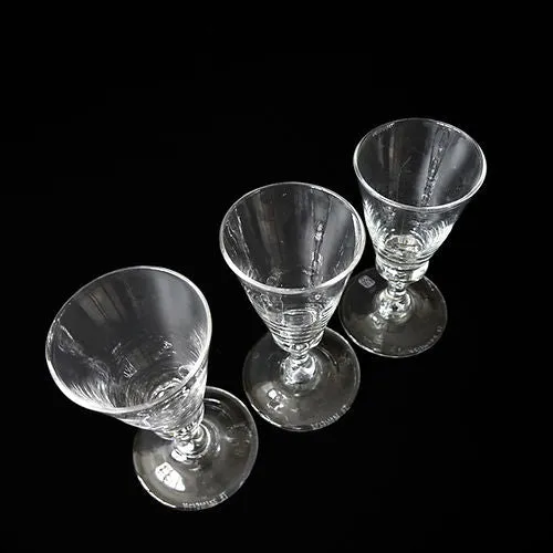 Mobler Vintage "Slottet" handmade REIJMYRE wine glass from Sweden 1982. Price per piece.