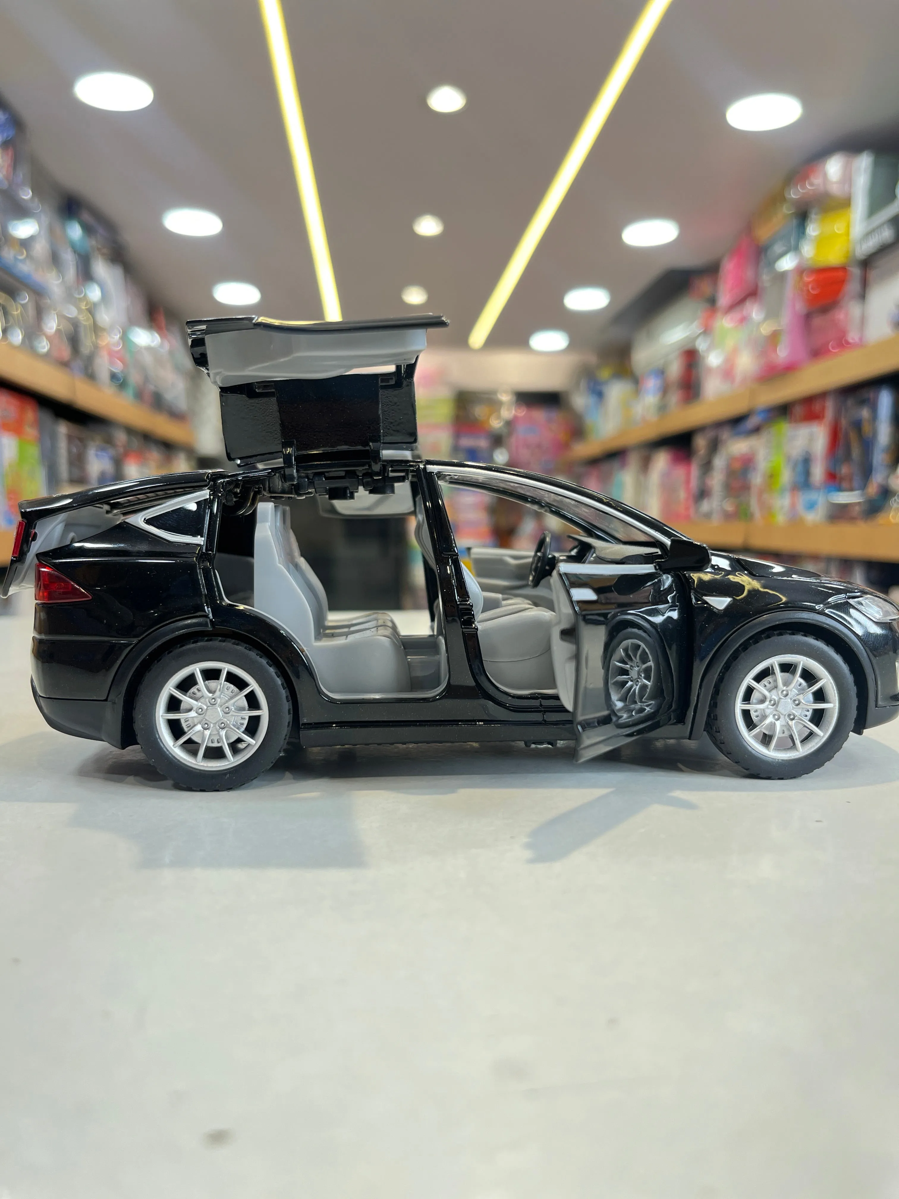 Tesla Model X Alloy Car with smoke and lights - tesla car metal body (1:24) scale model car